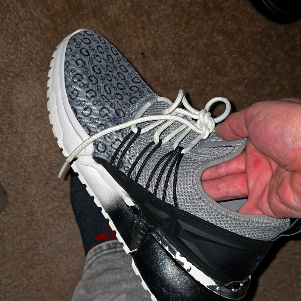 Clean guess sneakers only pair I've seen like this worn handful times great cond